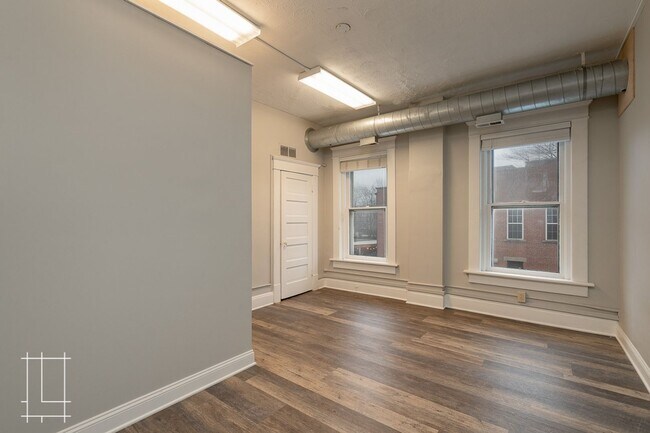 Building Photo - 903-903 Oak St