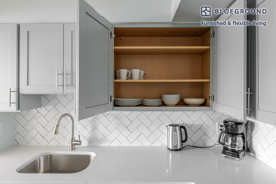 Building Photo - 1925 Commonwealth Ave