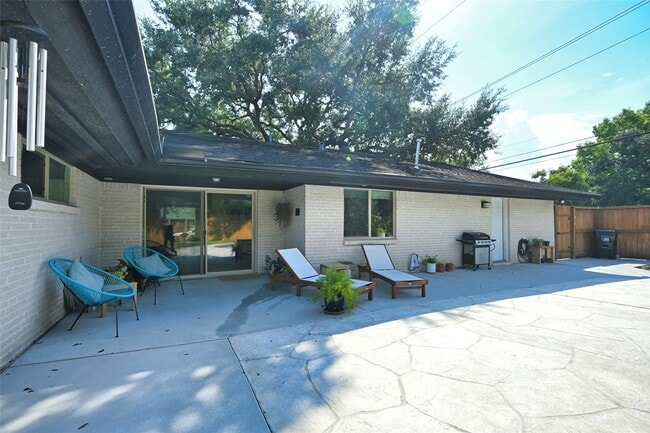 Building Photo - 5474 Jackwood St