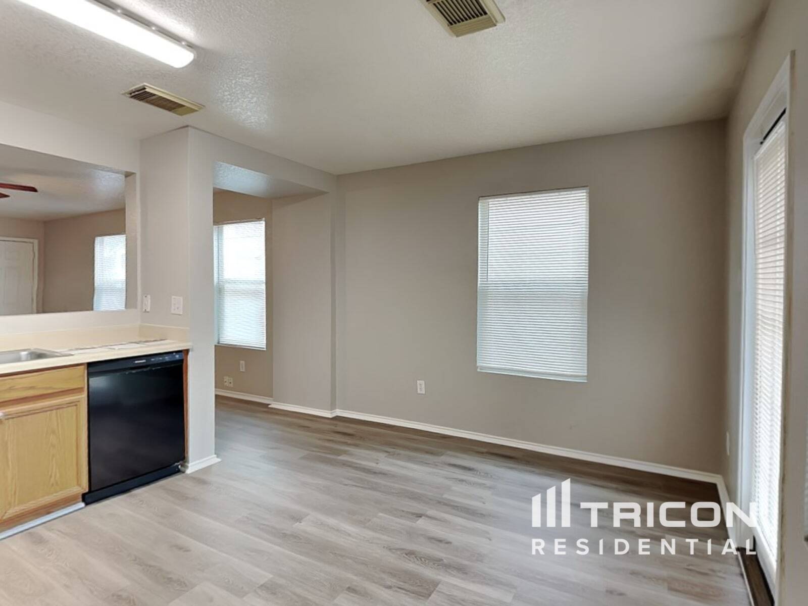 Building Photo - 3014 Edison Crest