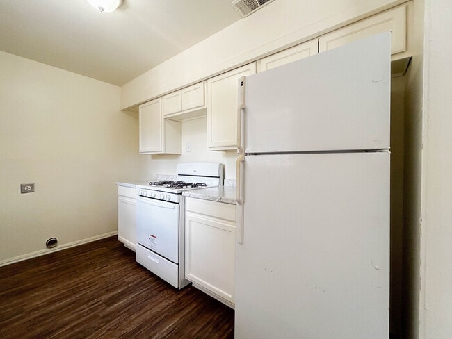 Building Photo - 3805 Atlas Dr
