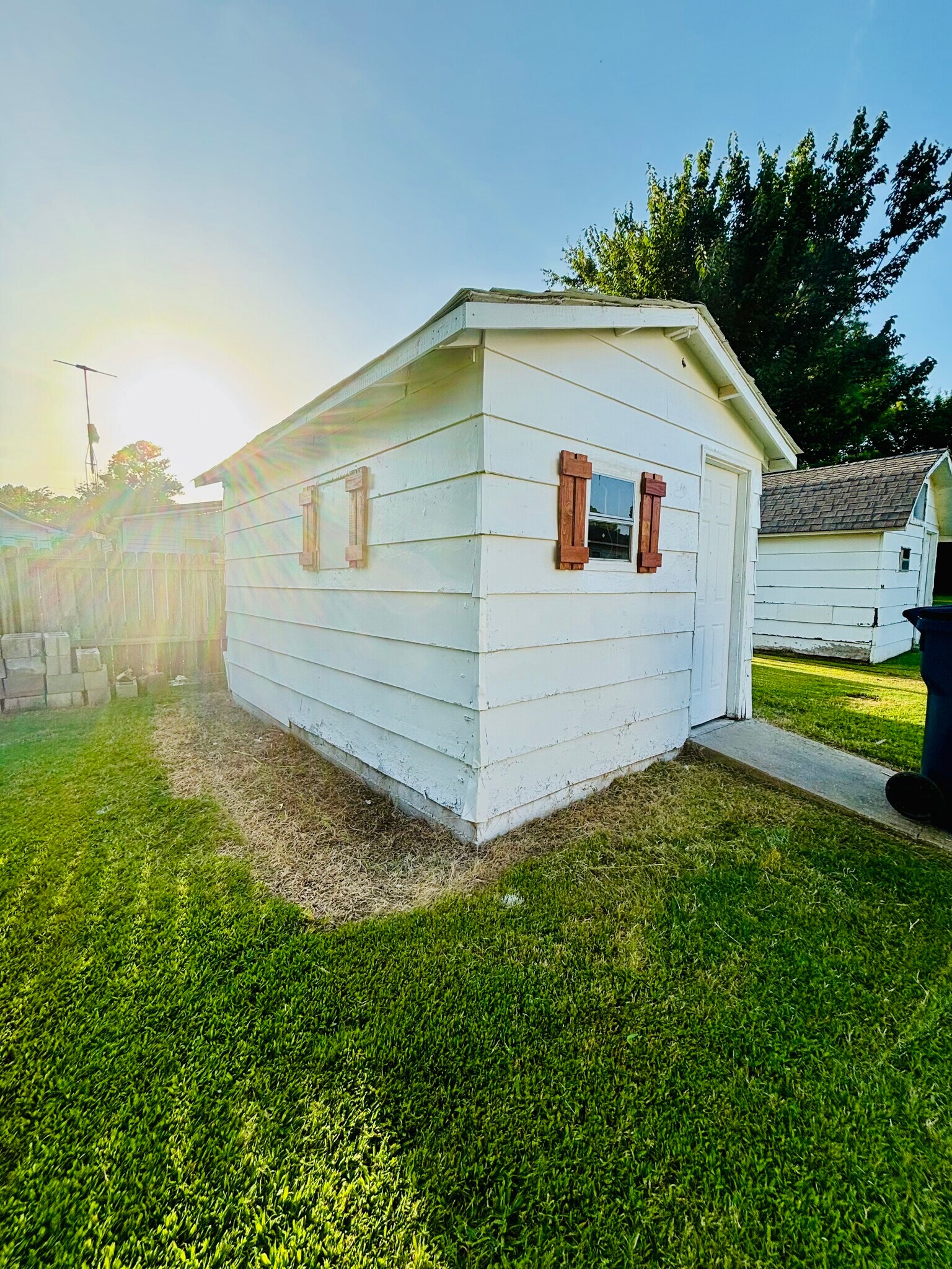 detached storage shed - 718 S Pine St