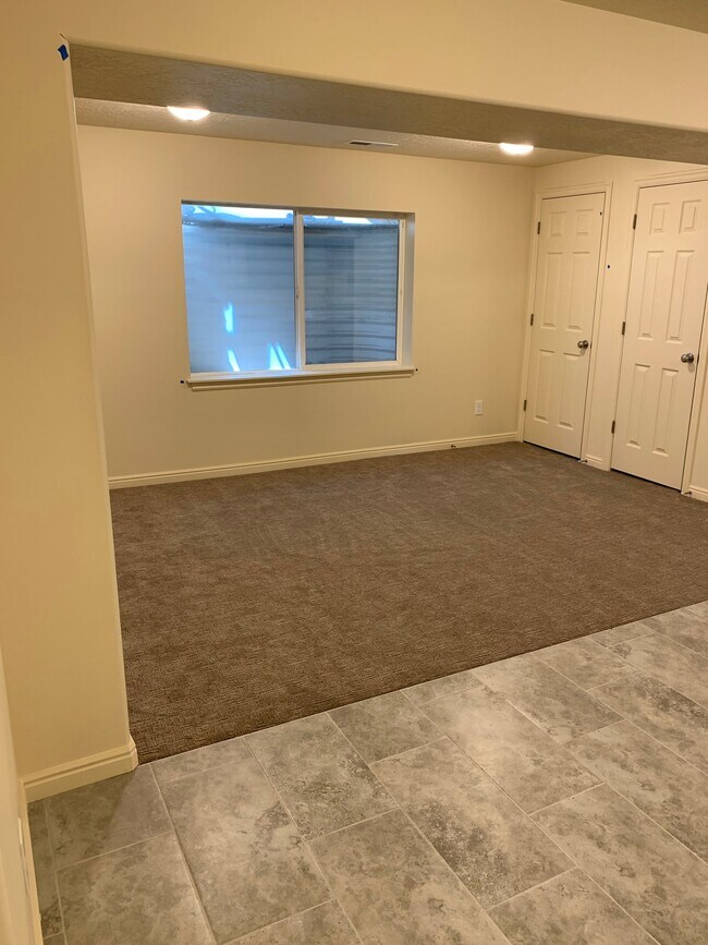 Building Photo - 123 W 7500 S