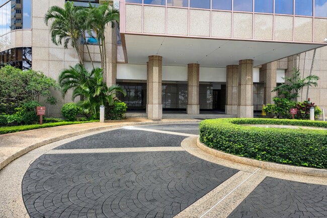 Building Photo - Live at the Gateway to Waikiki – Waikiki Landmark