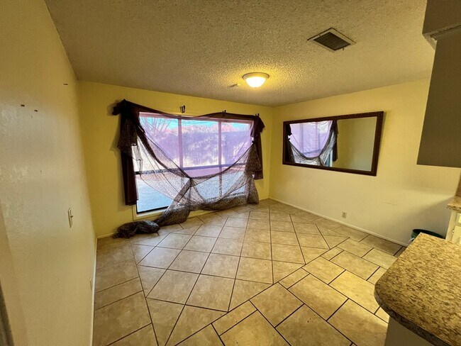 Building Photo - 10 Arroyo-Santiago