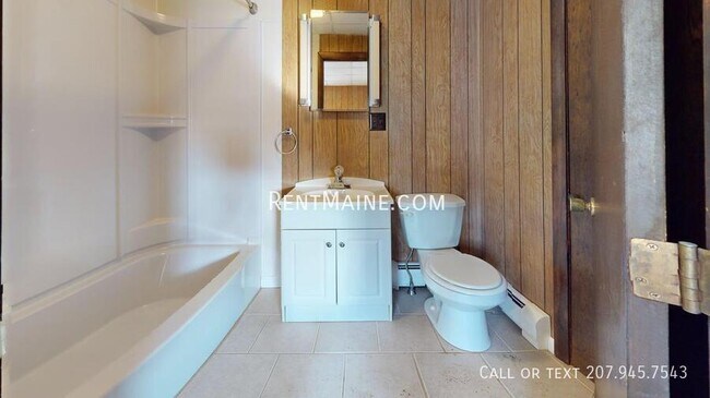 Building Photo - 282 Main St