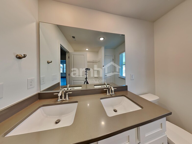 Building Photo - 779 Alcovy Ml Pk