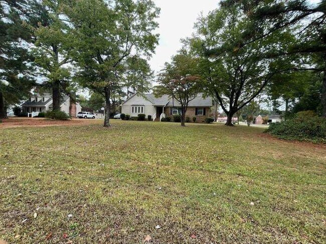 Primary Photo - 3 Bedroom 2 bath