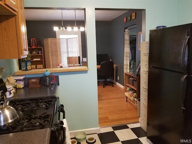 Building Photo - 111 N Elm St