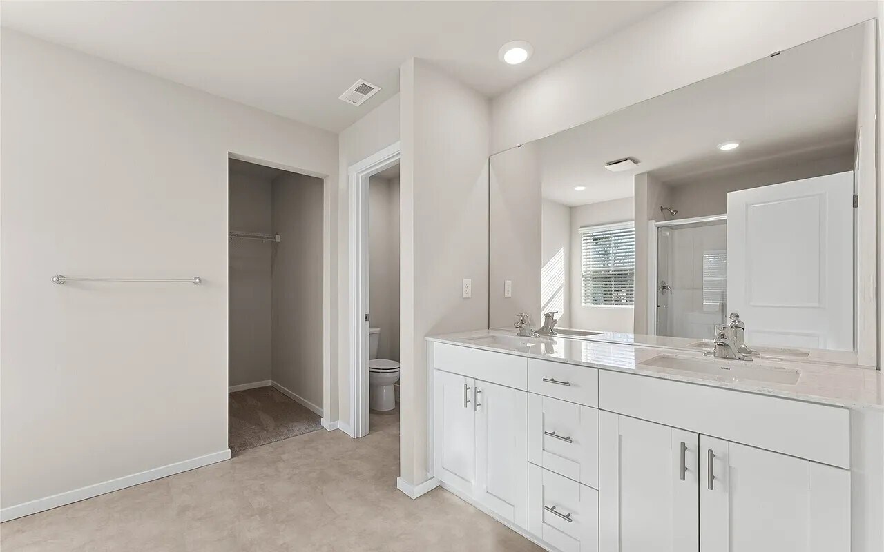 Building Photo - 2209 Trailside Dr NE