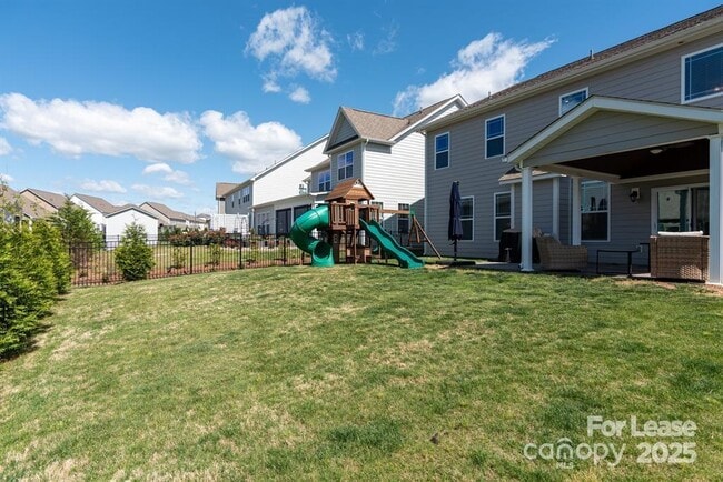 Building Photo - 2046 Saddlebred Dr