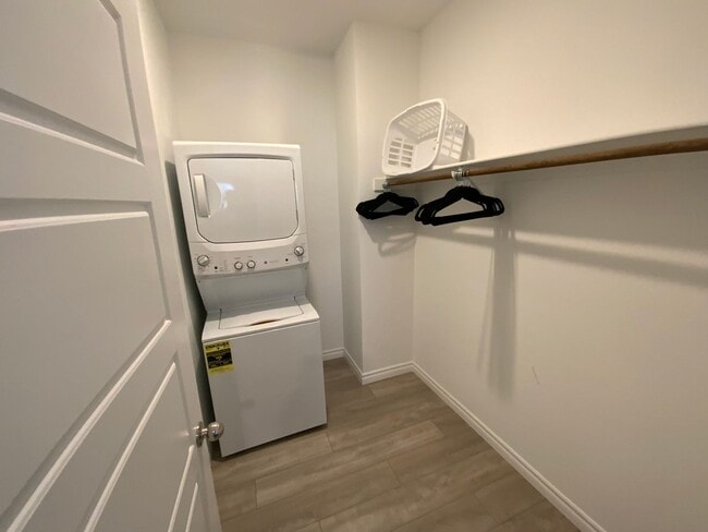 Building Photo - 3607 Etendre Ct, Casita