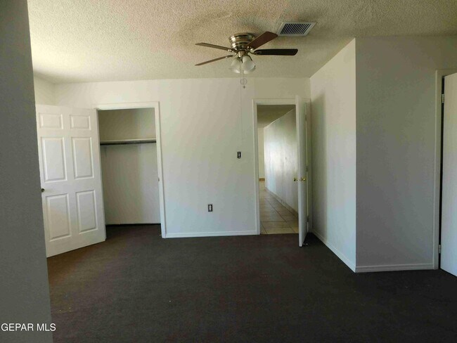 Building Photo - 14930 Karen Kay Dr