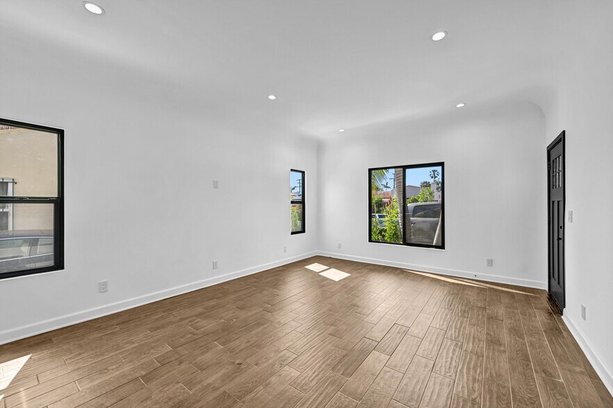 Building Photo - 618 N Vista St