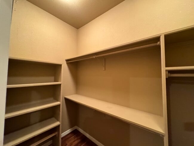 Building Photo - 682 La Melodia Dr