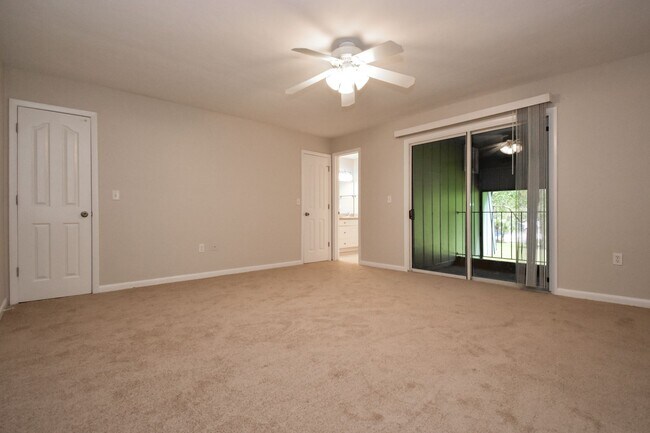 Building Photo - 501 SW 75th St