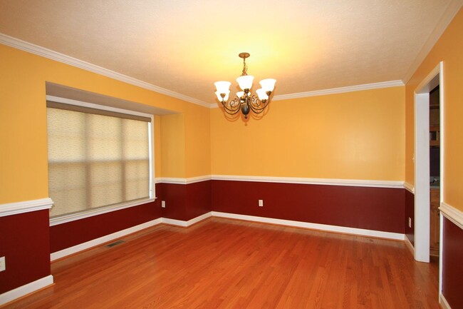 Building Photo - 2120 Benomi Dr