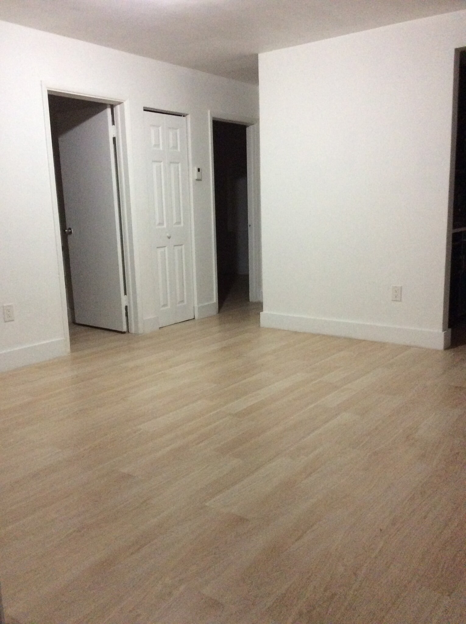 Hallway living room to bedroom 2 & 3 - 3120 SW 12th Pl