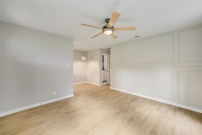 Building Photo - 1612 Elmhurst Dr