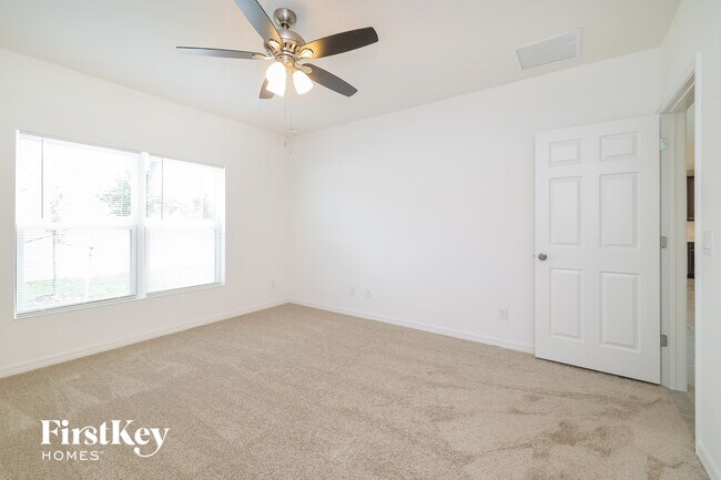 Building Photo - 888 Avenal Ln