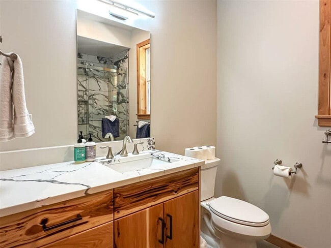 Building Photo - 1196 Place Rd