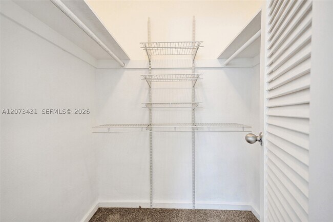 Building Photo - 10350 W Bay Harbor Dr