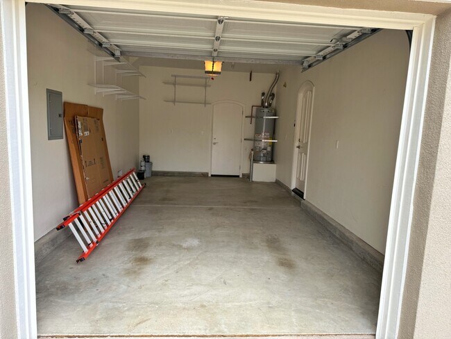 Building Photo - 1099 Buena Vista Way