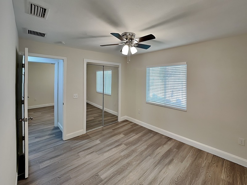 Building Photo - 536 Charles Ct