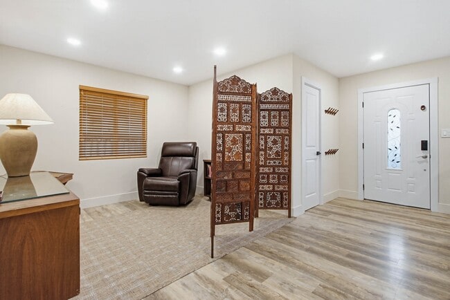 Building Photo - 1418 Marshall St