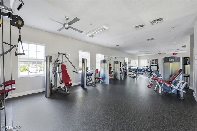 Building Photo - 6812 Satinleaf Rd S