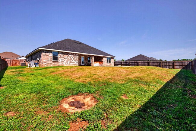 Building Photo - 15028 Emersyn Ln
