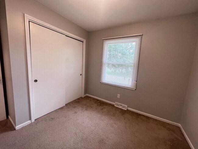 Building Photo - 3003 Winesap Dr NE