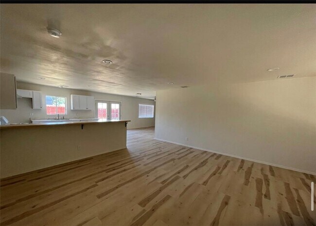 Building Photo - 1055 Hillside Dr