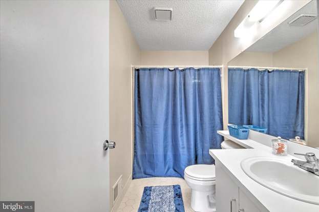 Building Photo - 18 Feiler Ct