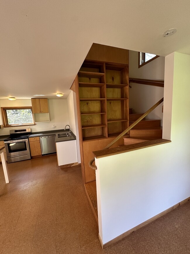 Building Photo - 62 Mt Pleasant Rd