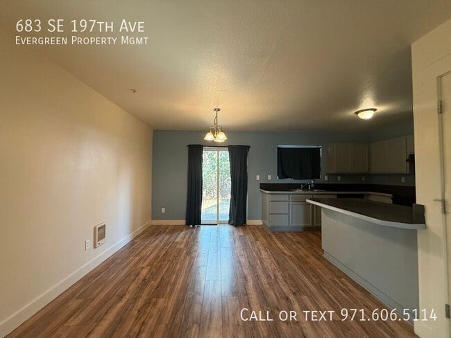 Building Photo - 683 SE 197th Ave