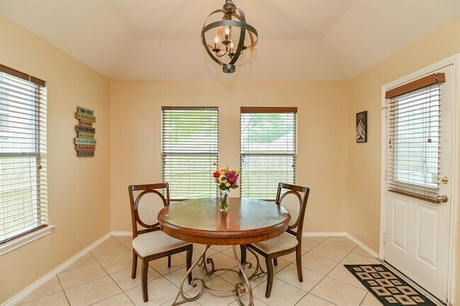 Building Photo - 4903 Lake Gladewater Ct
