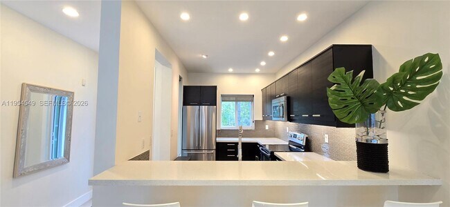 Building Photo - 1000 SE 2nd St