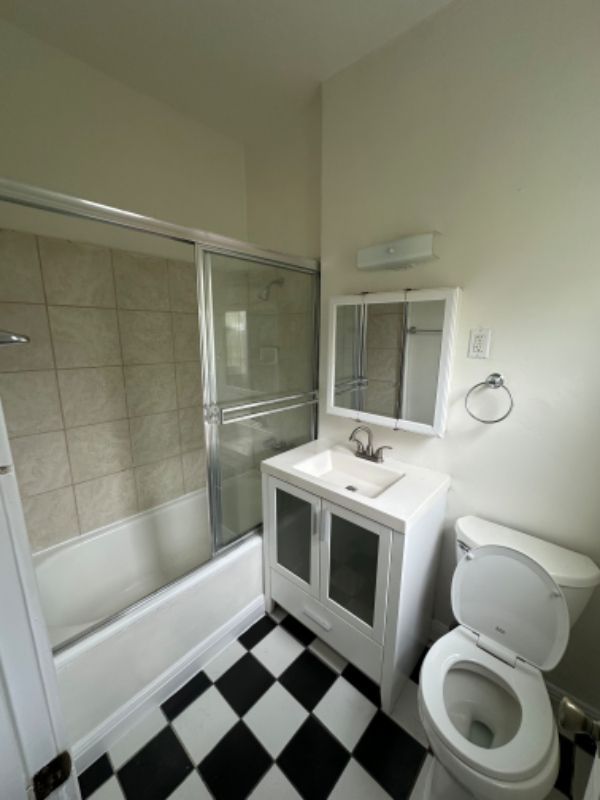 Building Photo - 927 1/2 Parkman Ave