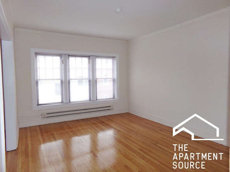 Building Photo - 1025 Dempster St