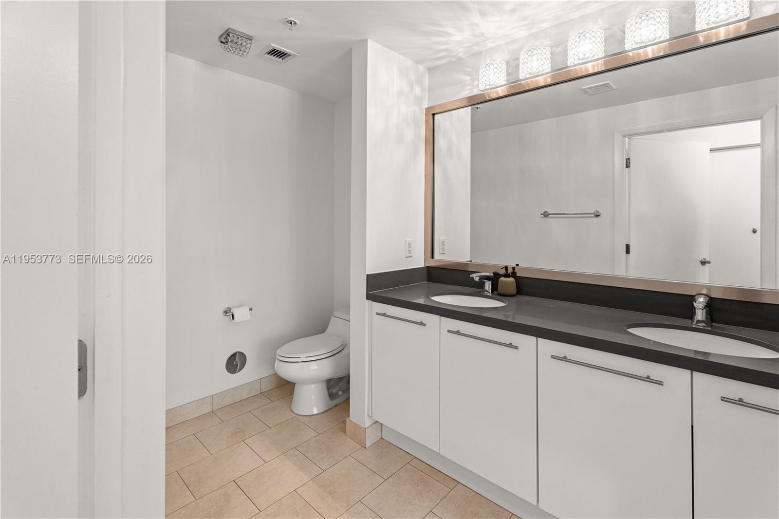 Building Photo - 90 SW 3rd St