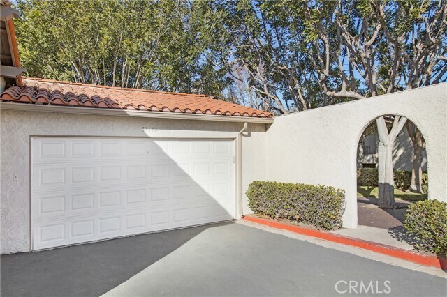 Building Photo - 31612 W Nine Dr