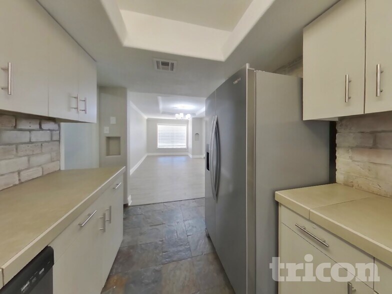 Building Photo - 3907 Briarcrest St