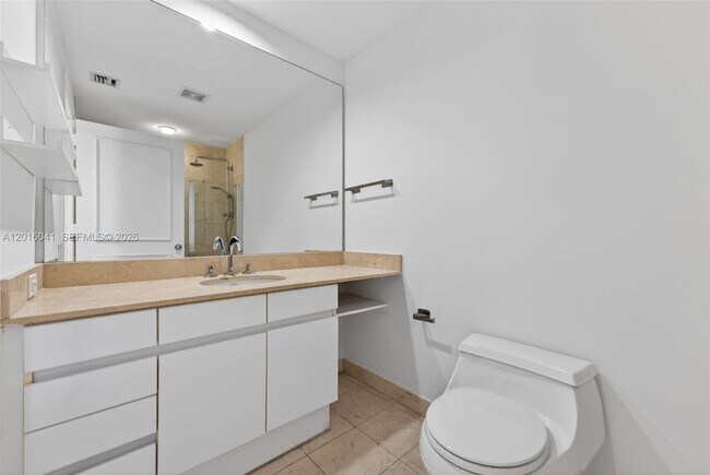 Building Photo - 808 Brickell Key Dr