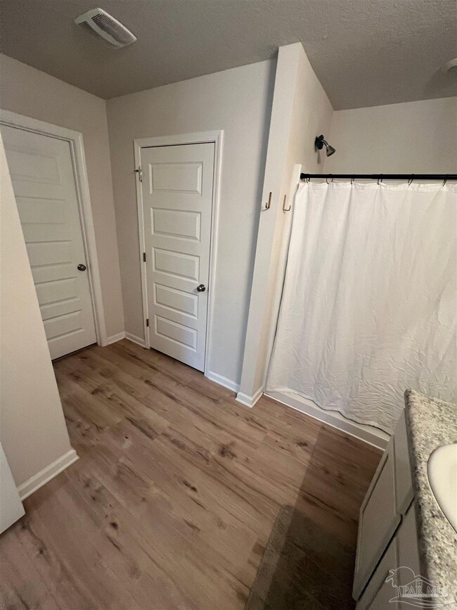 Building Photo - 5253 Peach Dr