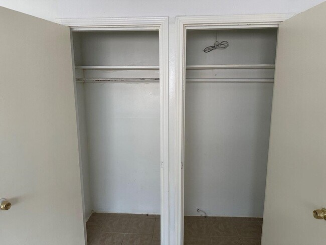 Building Photo - 820 W Alabama St