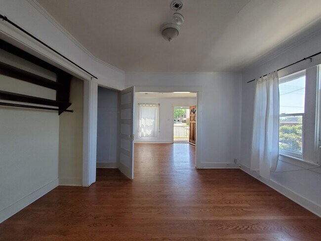 Building Photo - 817 Lucile Ave