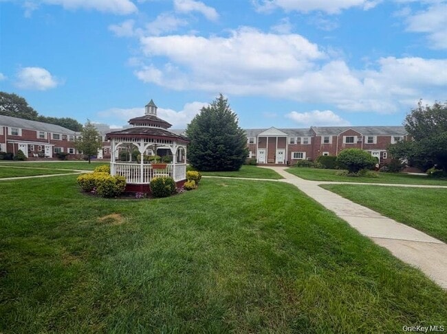 Building Photo - 72-31 Little Neck Pkwy
