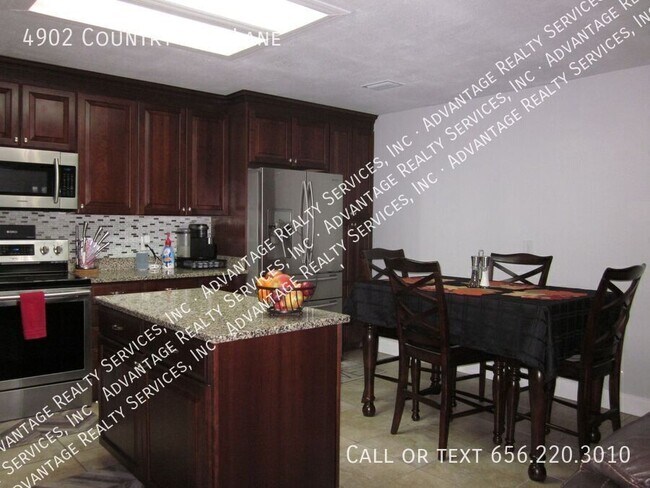 Building Photo - 4902 Country Aire Ln