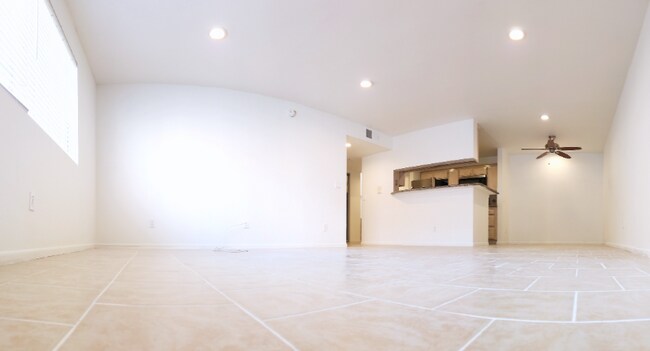Building Photo - 11020 Hesby St